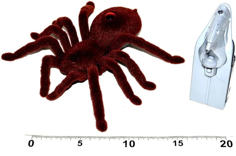 RC model Chlpatý pavúk RC 15cm