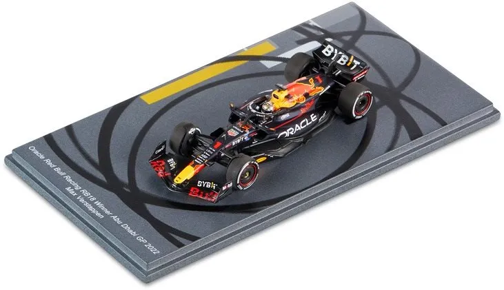 Plastikový model Oracle Red Bull Racing RB18 1:43 Verstap 2