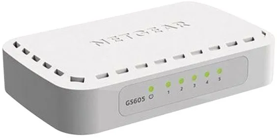 Switch Netgear GS605, desktop, 5x RJ-45, 5x 10/100/1000Base-T, Auto-MDI/MDIX, 5 portov s