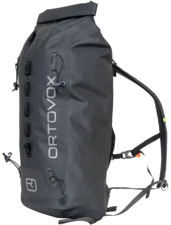 Horolezecký batoh Ortovox Trad 22 Dry black steel, s objemom 22 l, hmotnosť 0,69 kg