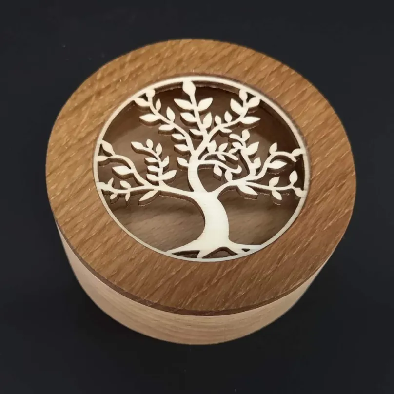 Drevená krabička AMADEA Drevená krabička guľatá s vkladom - strom, masívne drevo, 8x3 cm